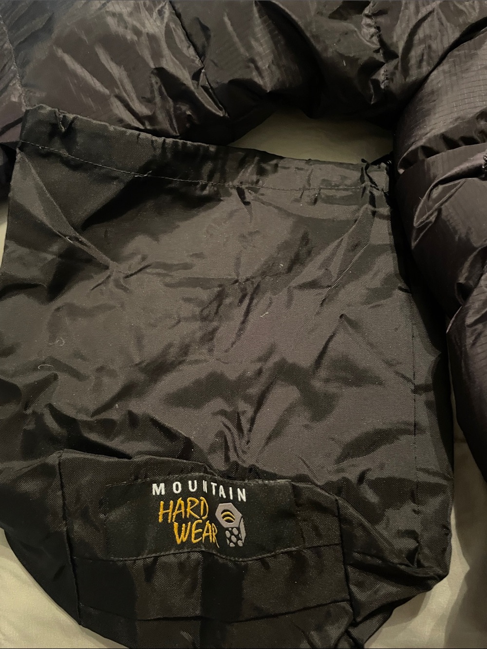 Mountain Hardwear Men's Black Puffer Jacket with Yellow Logo - Picture 2 of 2
